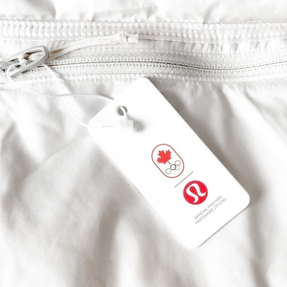 𝅺LULULEMON Quilted Insulated Scarf - Picture 3 of 6